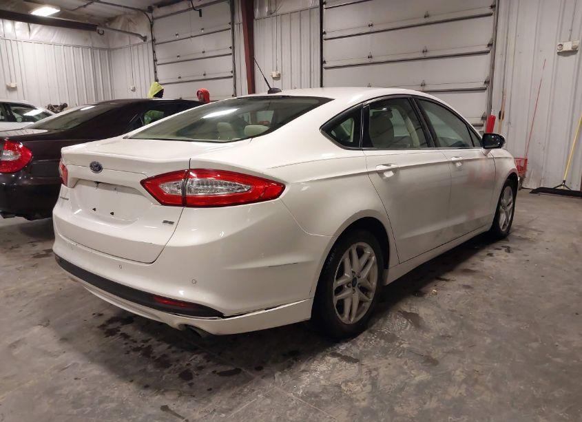 Photo 4 of 2016 Ford Fusion SE (VIN 1FA6P0H7XG5104358)