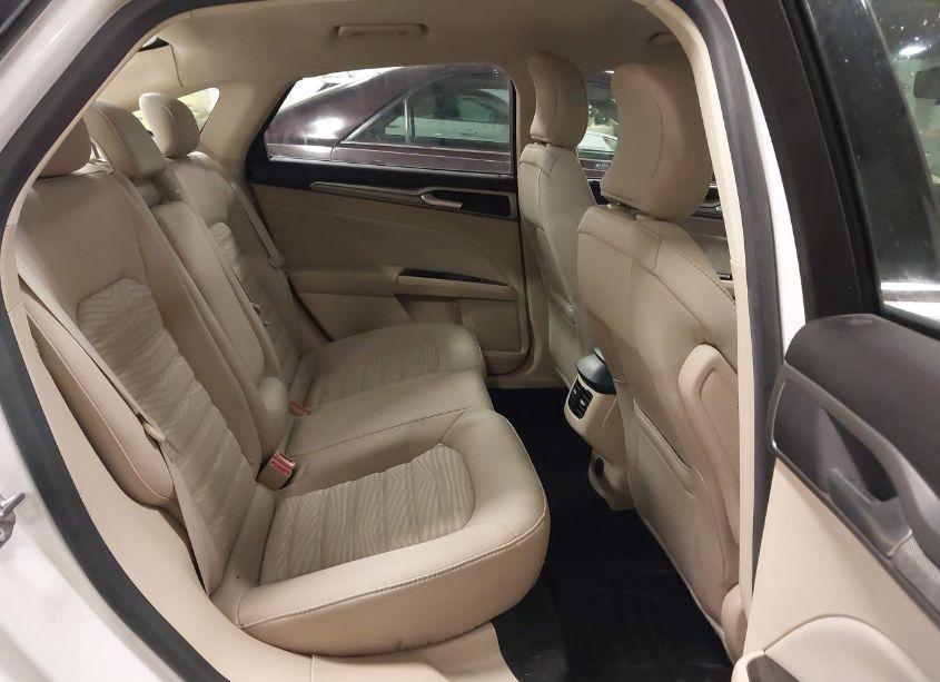 Photo 8 of 2016 Ford Fusion SE (VIN 1FA6P0H7XG5104358)