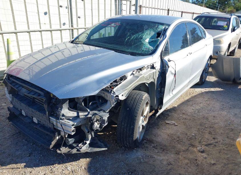 Photo 2 of 2014 Ford Fusion SE (VIN 1FA6P0HD0E5366571)
