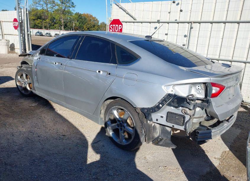 Photo 3 of 2014 Ford Fusion SE (VIN 1FA6P0HD0E5366571)