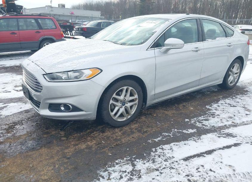 Photo 2 of 2014 Ford Fusion SE (VIN 1FA6P0HD0E5376081)