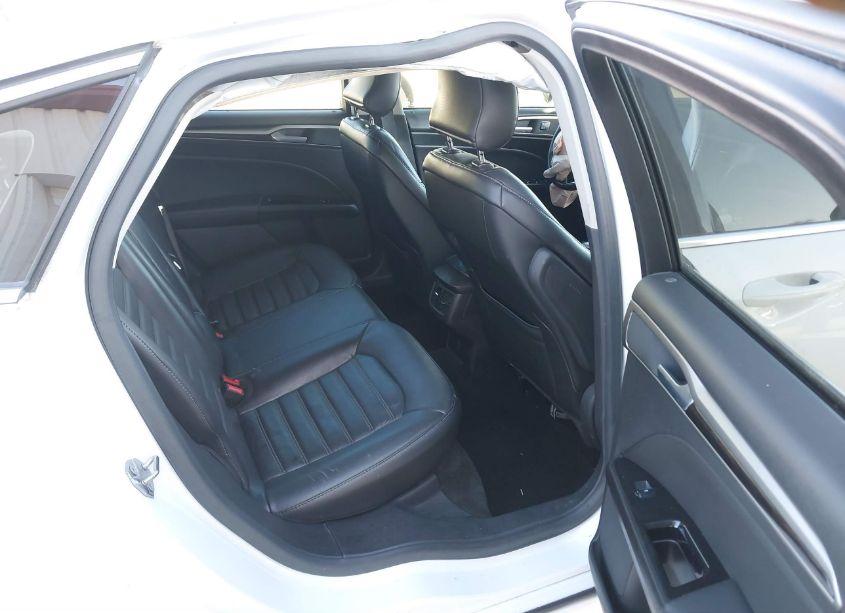 Photo 8 of 2015 Ford Fusion SE (VIN 1FA6P0HD0F5119133)