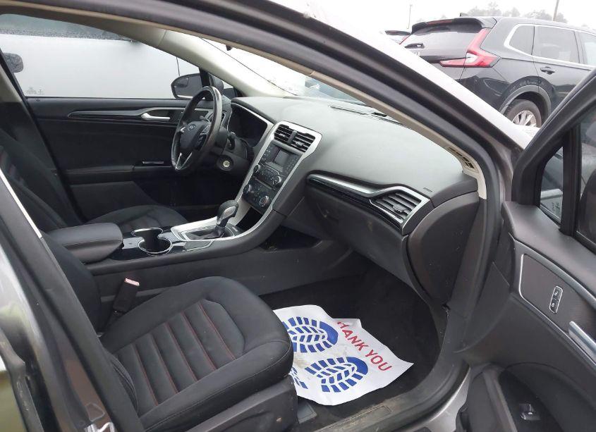 Photo 5 of 2014 Ford Fusion SE (VIN 1FA6P0HD1E5376610)