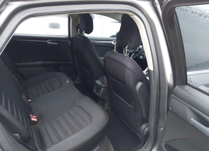 Photo 8 of 2014 Ford Fusion SE (VIN 1FA6P0HD1E5376610)