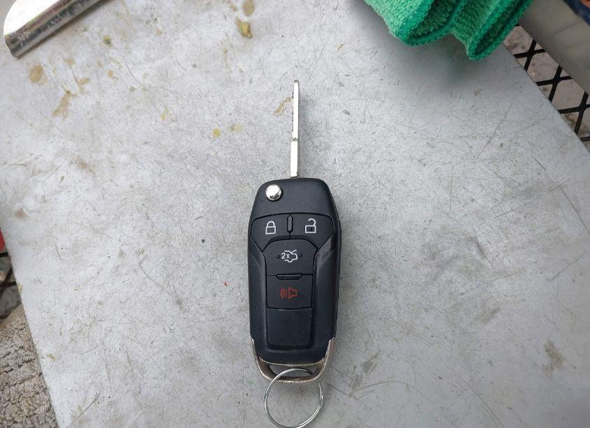 Photo 11 of 2014 Ford Fusion SE (VIN 1FA6P0HD1E5400422)