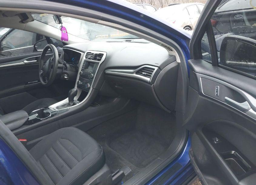 Photo 5 of 2014 Ford Fusion SE (VIN 1FA6P0HD1E5400422)