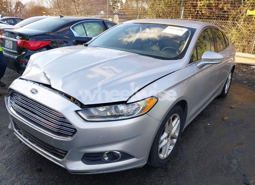 Photo 2 of 2014 Ford Fusion SE (VIN 1FA6P0HD1E5403191)