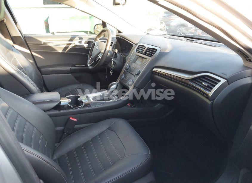 Photo 5 of 2014 Ford Fusion SE (VIN 1FA6P0HD1E5403191)