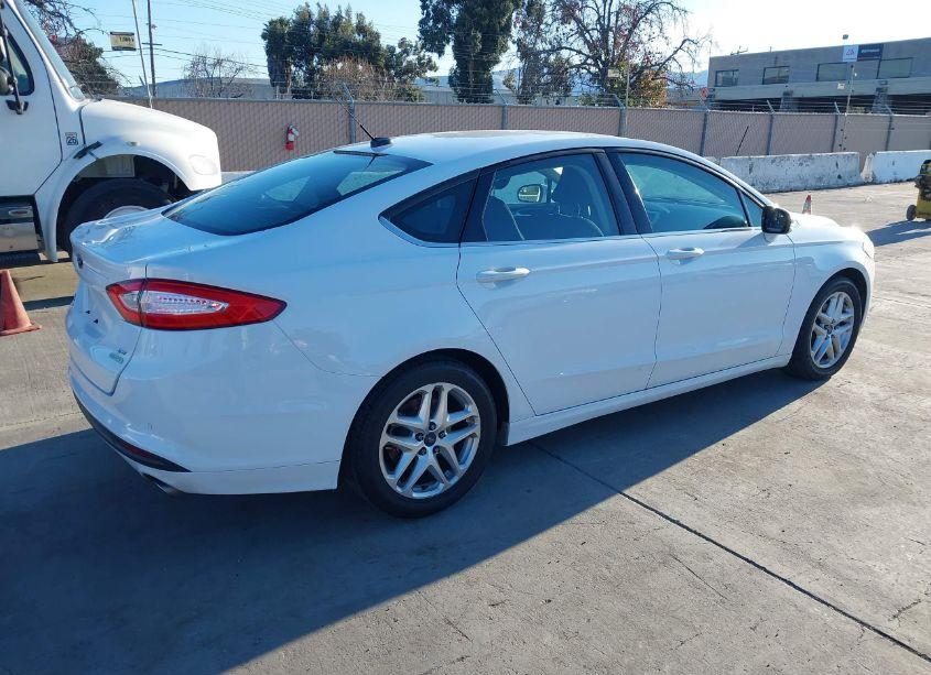 Photo 4 of 2016 Ford Fusion SE (VIN 1FA6P0HD1G5101841)