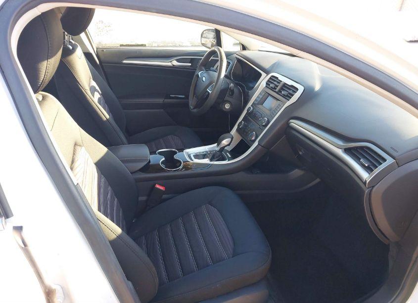 Photo 5 of 2016 Ford Fusion SE (VIN 1FA6P0HD1G5101841)