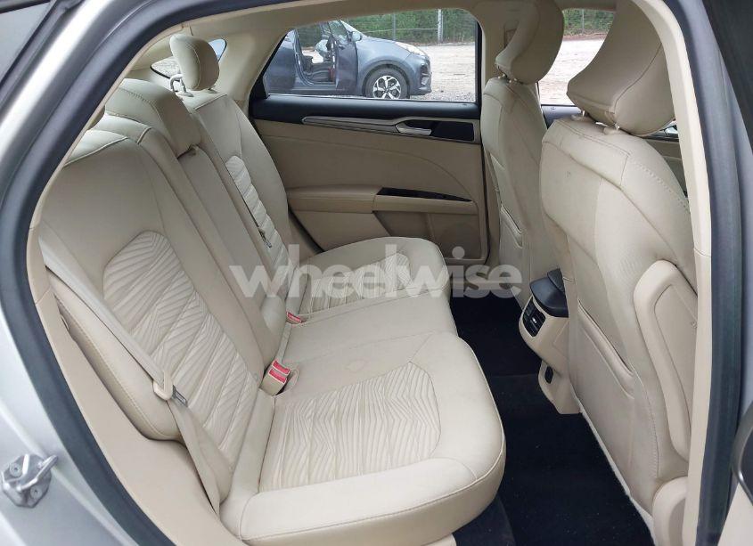 Photo 8 of 2016 Ford Fusion SE (VIN 1FA6P0HD1G5106232)