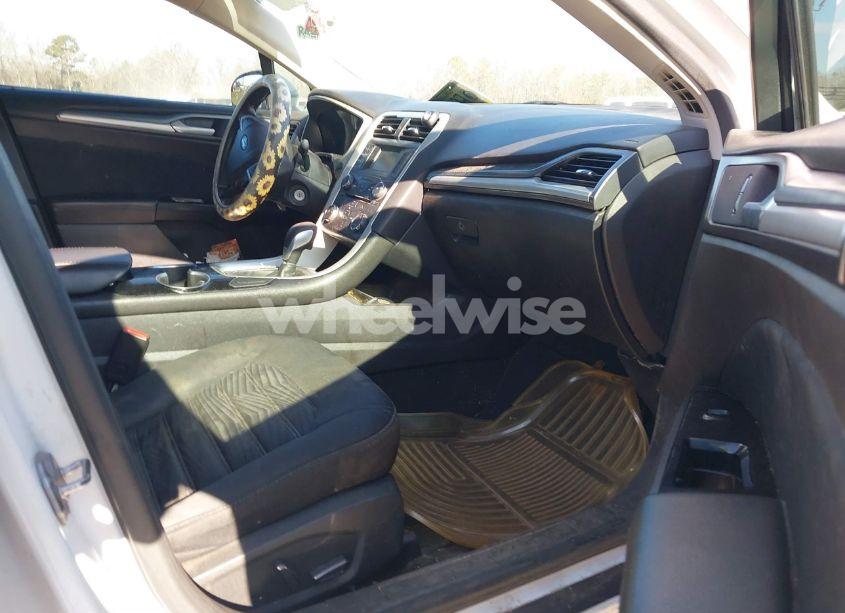 Photo 5 of 2016 Ford Fusion SE (VIN 1FA6P0HD1G5107476)