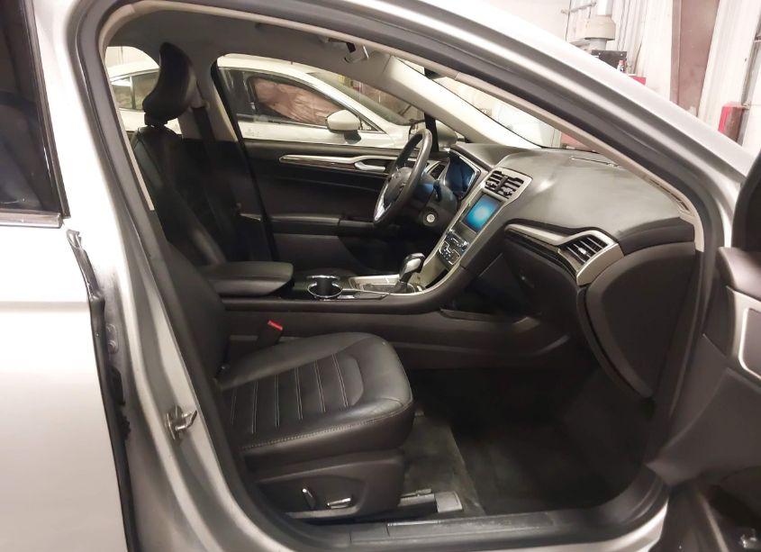 Photo 5 of 2016 Ford Fusion SE (VIN 1FA6P0HD1G5113424)