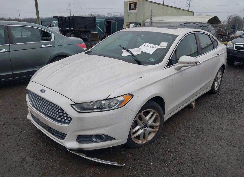 Photo 2 of 2016 Ford Fusion SE (VIN 1FA6P0HD1G5129428)