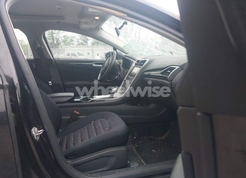 Photo 5 of 2014 Ford Fusion SE (VIN 1FA6P0HD2E5360514)