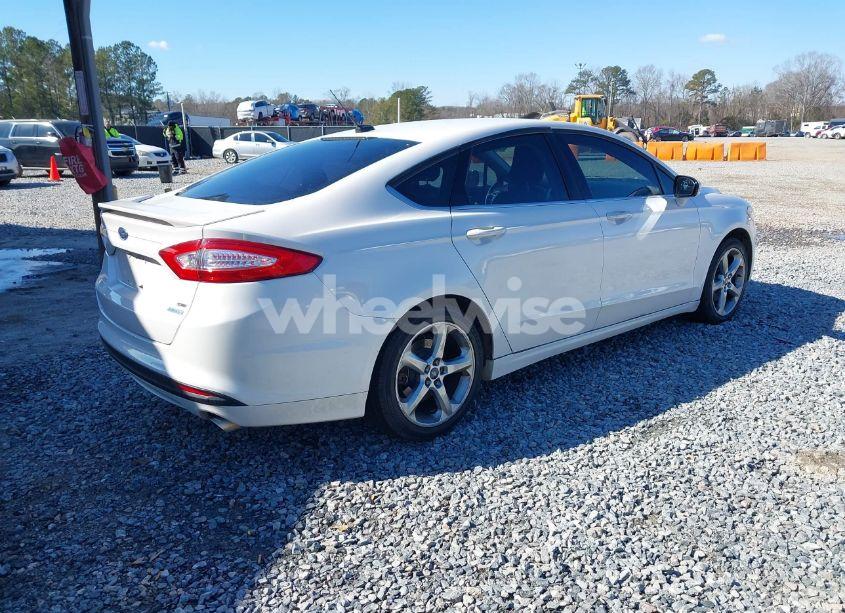 Photo 4 of 2014 Ford Fusion SE (VIN 1FA6P0HD2E5362280)