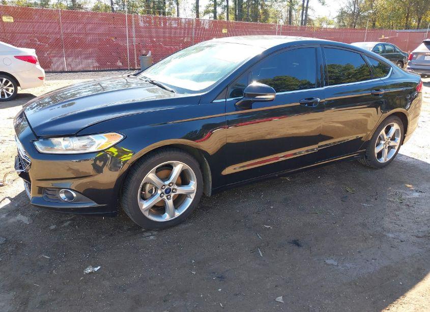 Photo 2 of 2014 Ford Fusion SE (VIN 1FA6P0HD2E5368760)