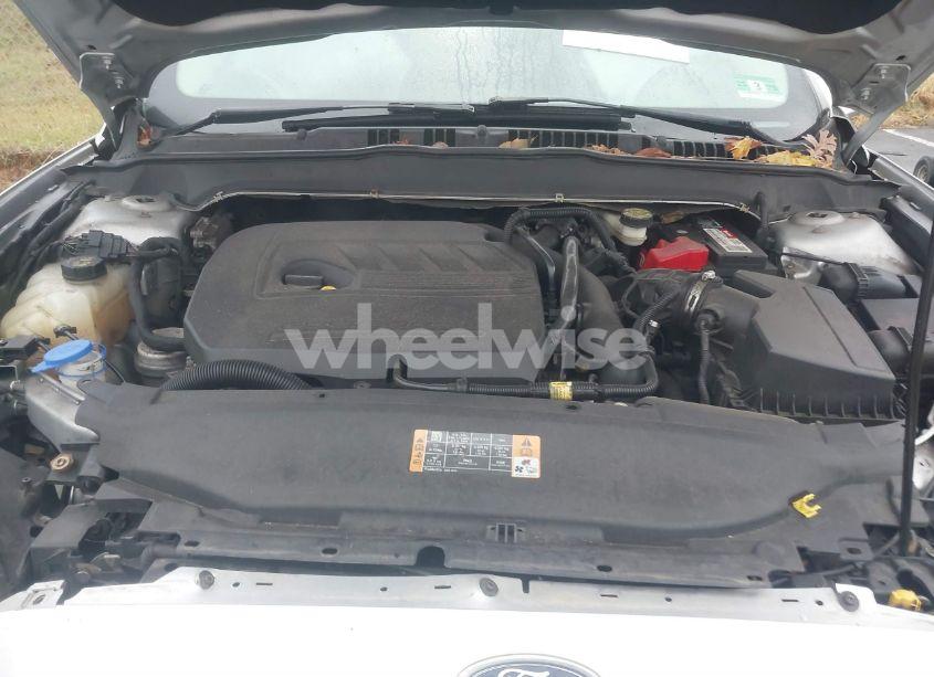 Photo 10 of 2014 Ford Fusion SE (VIN 1FA6P0HD2E5376132)