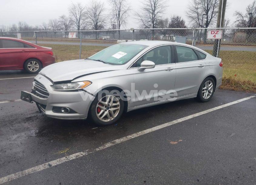 Photo 2 of 2014 Ford Fusion SE (VIN 1FA6P0HD2E5376132)