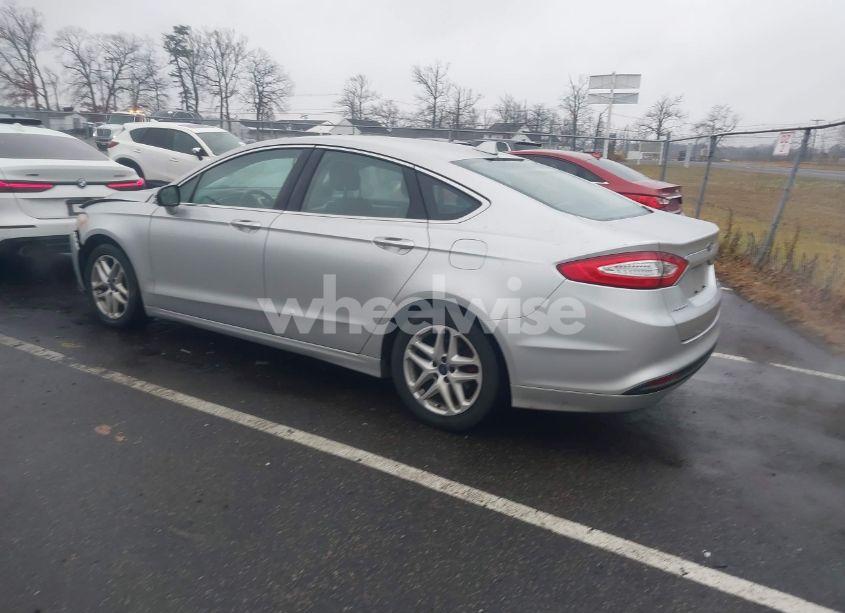Photo 3 of 2014 Ford Fusion SE (VIN 1FA6P0HD2E5376132)