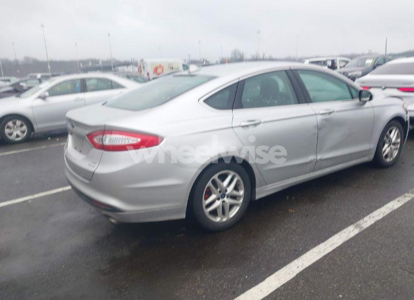 Photo 4 of 2014 Ford Fusion SE (VIN 1FA6P0HD2E5376132)