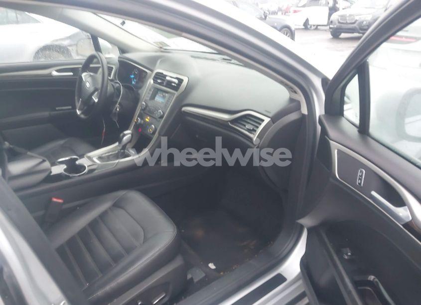 Photo 5 of 2014 Ford Fusion SE (VIN 1FA6P0HD2E5376132)