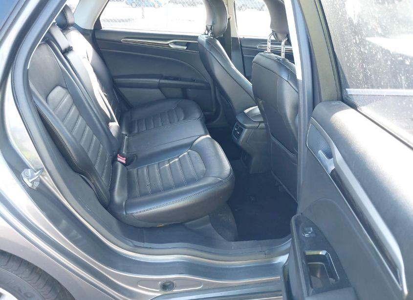 Photo 8 of 2014 Ford Fusion SE (VIN 1FA6P0HD2E5382643)