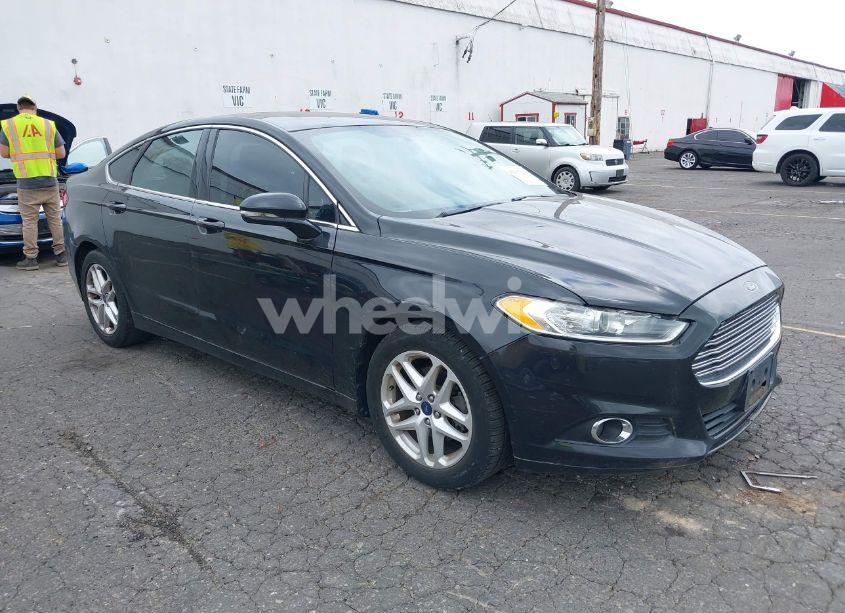 2014 Ford Fusion SE (VIN 1FA6P0HD2E5387230) main photo