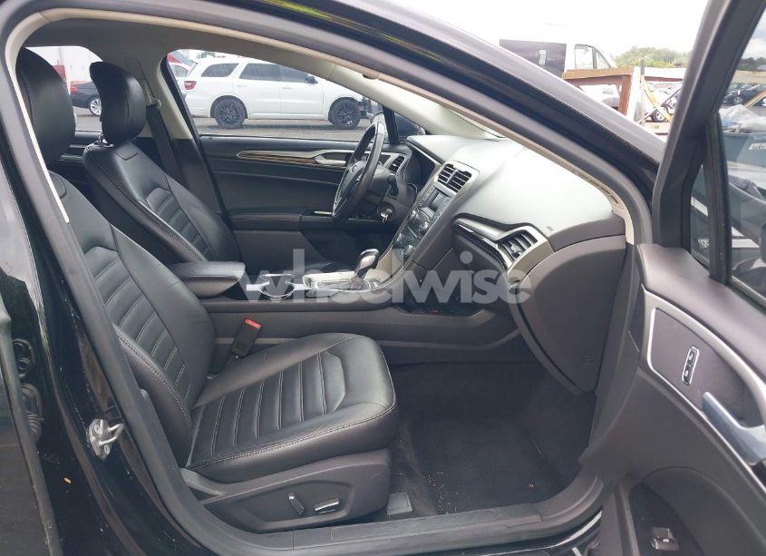 Photo 5 of 2014 Ford Fusion SE (VIN 1FA6P0HD2E5387230)