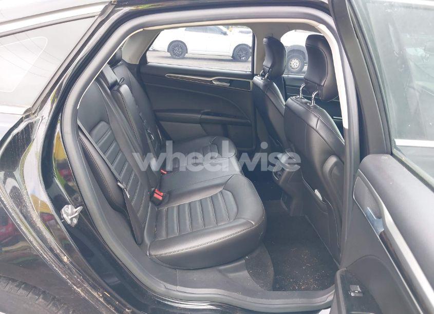 Photo 8 of 2014 Ford Fusion SE (VIN 1FA6P0HD2E5387230)