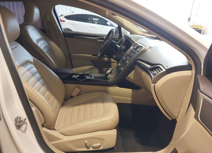 Photo 5 of 2014 Ford Fusion SE (VIN 1FA6P0HD2E5392508)