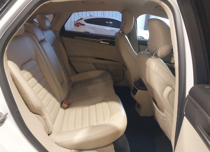 Photo 8 of 2014 Ford Fusion SE (VIN 1FA6P0HD2E5392508)