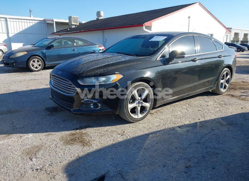 Photo 2 of 2015 Ford Fusion SE (VIN 1FA6P0HD2F5128271)
