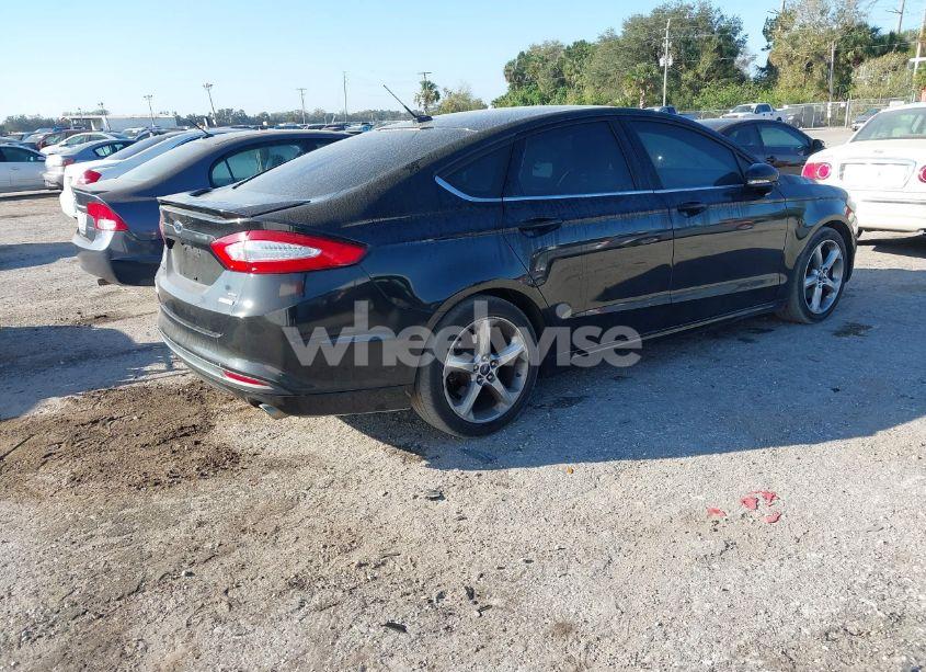 Photo 4 of 2015 Ford Fusion SE (VIN 1FA6P0HD2F5128271)