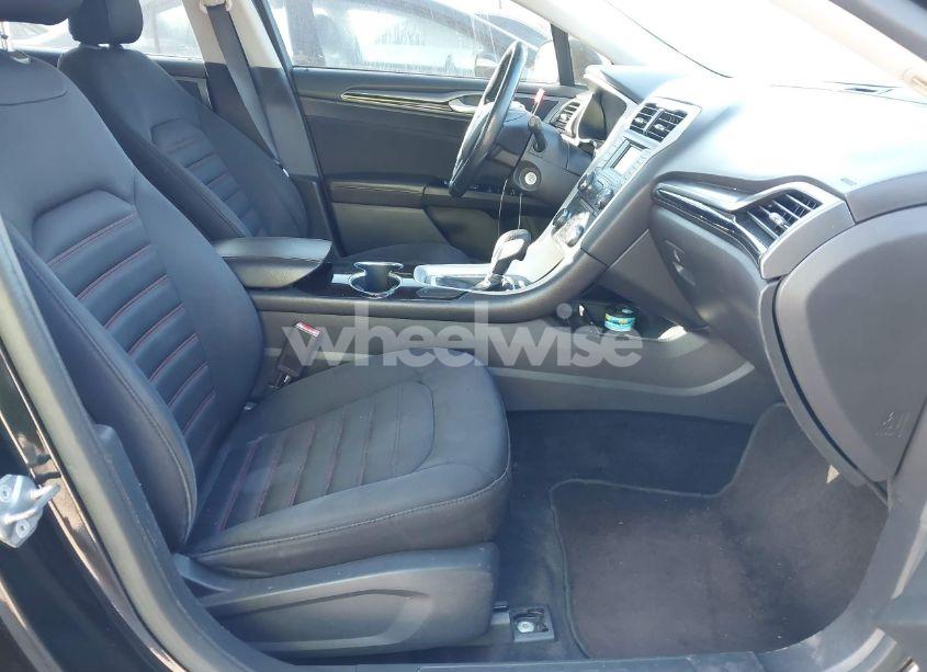 Photo 5 of 2015 Ford Fusion SE (VIN 1FA6P0HD2F5128271)