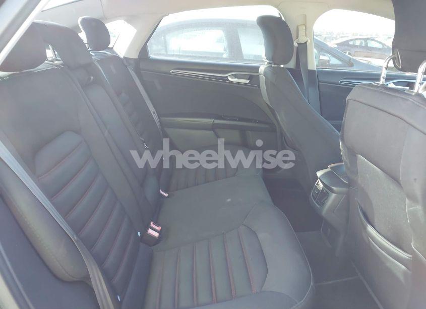 Photo 8 of 2015 Ford Fusion SE (VIN 1FA6P0HD2F5128271)