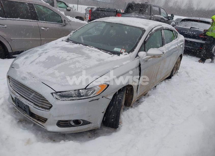 Photo 2 of 2014 Ford Fusion SE (VIN 1FA6P0HD3E5402415)