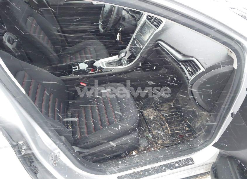 Photo 5 of 2014 Ford Fusion SE (VIN 1FA6P0HD3E5402415)