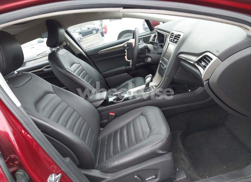 Photo 5 of 2015 Ford Fusion SE (VIN 1FA6P0HD3F5116369)