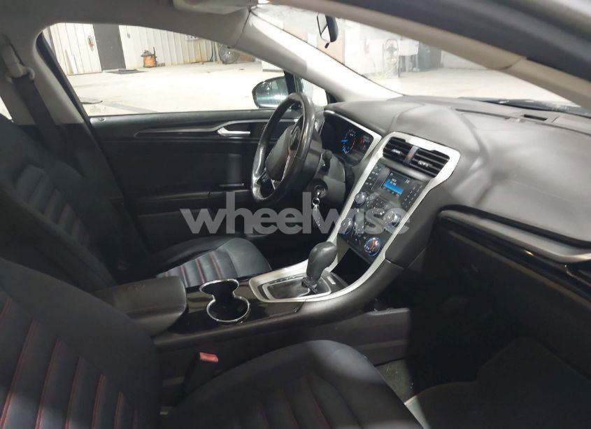 Photo 5 of 2015 Ford Fusion SE (VIN 1FA6P0HD3F5122818)