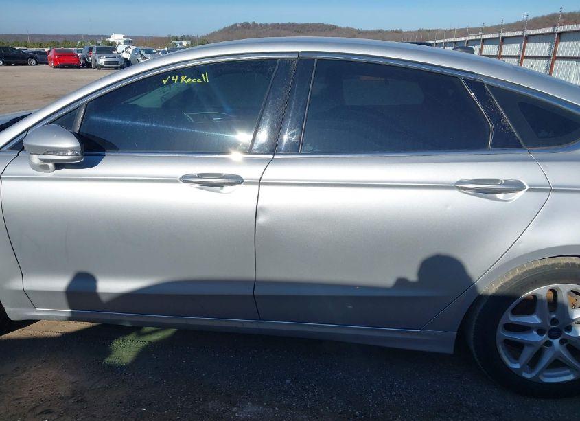 Photo 14 of 2016 Ford Fusion SE (VIN 1FA6P0HD3G5100528)