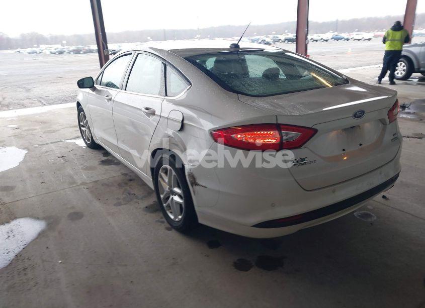 Photo 3 of 2016 Ford Fusion SE (VIN 1FA6P0HD3G5133027)