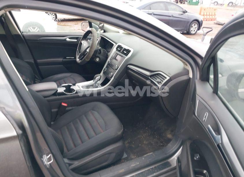 Photo 5 of 2014 Ford Fusion SE (VIN 1FA6P0HD4E5367514)