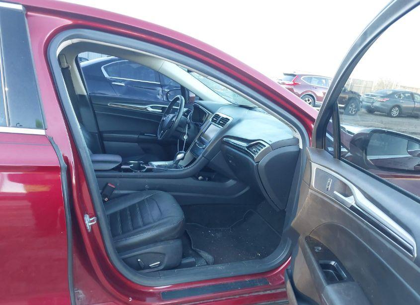 Photo 5 of 2014 Ford Fusion SE (VIN 1FA6P0HD4E5391196)