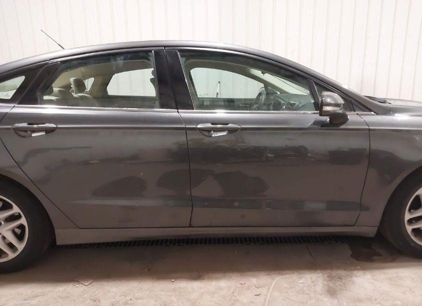 Photo 13 of 2015 Ford Fusion SE (VIN 1FA6P0HD4F5118941)