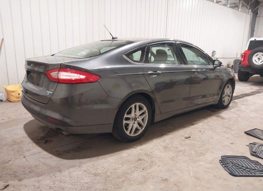 Photo 4 of 2015 Ford Fusion SE (VIN 1FA6P0HD4F5118941)