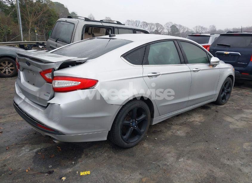 Photo 4 of 2015 Ford Fusion SE (VIN 1FA6P0HD4F5120365)