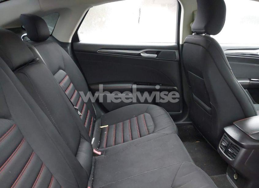 Photo 8 of 2015 Ford Fusion SE (VIN 1FA6P0HD4F5120365)