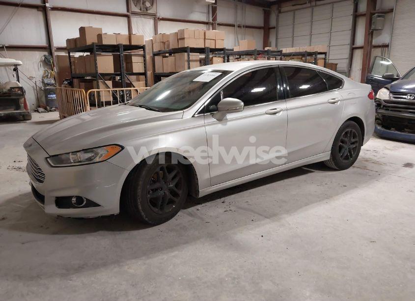 Photo 2 of 2016 Ford Fusion SE (VIN 1FA6P0HD4G5100988)
