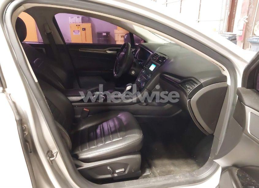 Photo 5 of 2016 Ford Fusion SE (VIN 1FA6P0HD4G5100988)